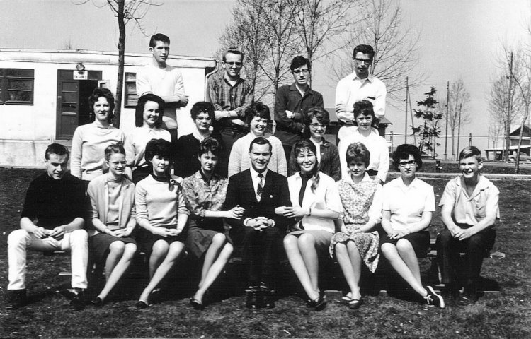 [Grade 12 Class Photo]